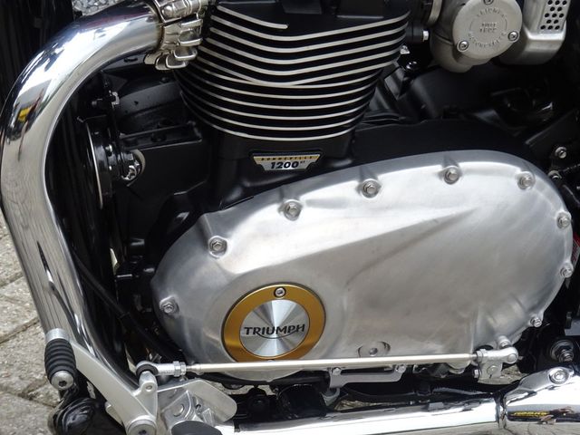 triumph - bonneville-speedmaster