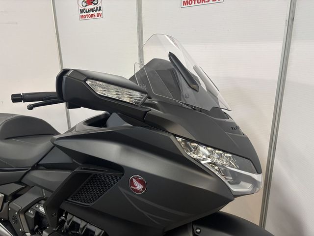 honda - gl-1800-goldwing-f6b