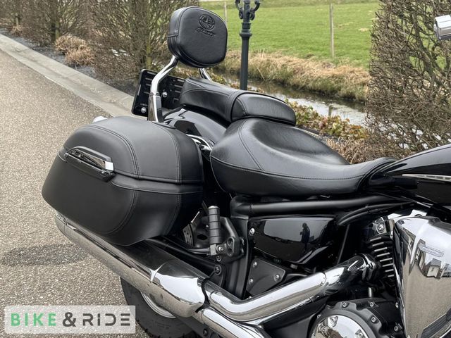 yamaha - xvs-1300-custom