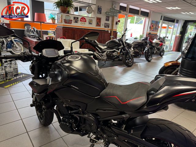 kawasaki - z900