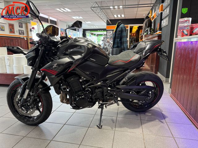 kawasaki - z900