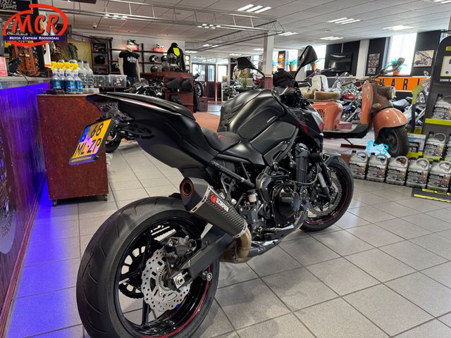 kawasaki - z900
