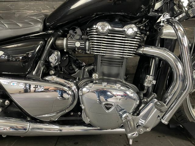 triumph - thunderbird