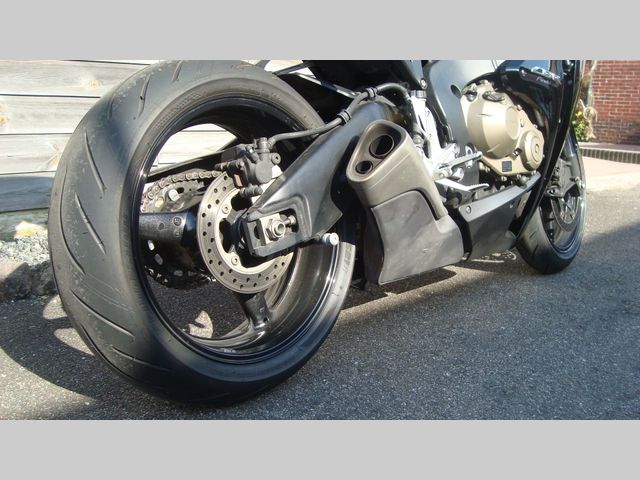 honda - cbr-1000-rr-fireblade