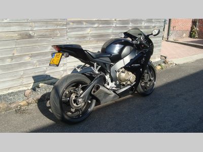 HONDA CBR 1000 RR FIREBLADE – foto 4