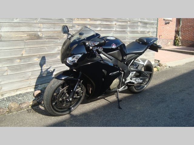 honda - cbr-1000-rr-fireblade