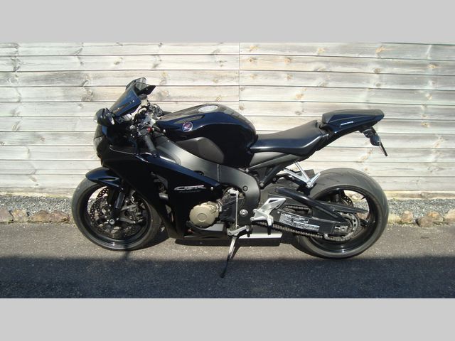 honda - cbr-1000-rr-fireblade