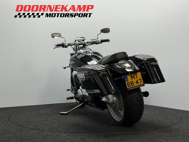 suzuki - m-1800-r-intruder