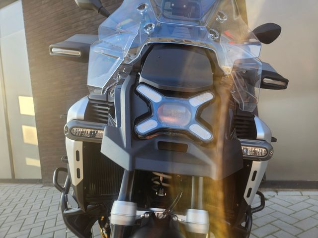 bmw - r-1300-gs-adventure-triple-black