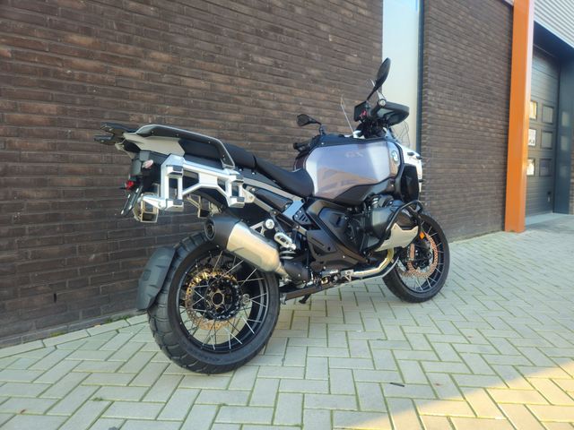 bmw - r-1300-gs-adventure-triple-black