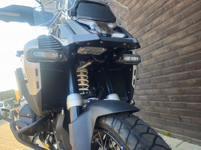 bmw - r-1300-gs-adventure-triple-black