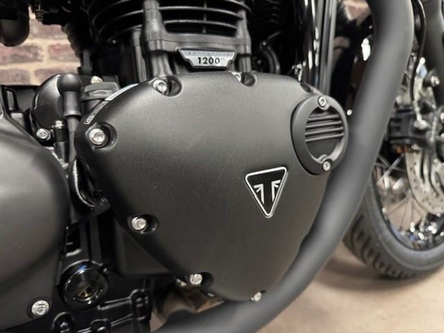 triumph - bonneville-t-120-black