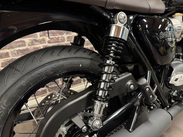 triumph - bonneville-t-120-black