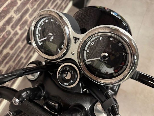 triumph - bonneville-t-120-black