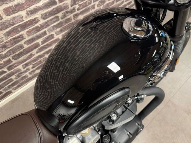 triumph - bonneville-t-120-black