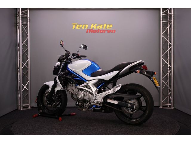 suzuki - sfv-650-gladius