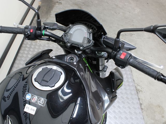 kawasaki - z900