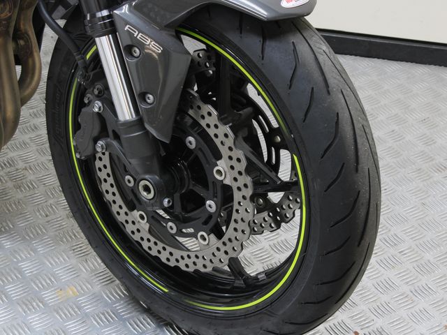kawasaki - z900