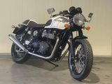 TRIUMPH THRUXTON 900 SE