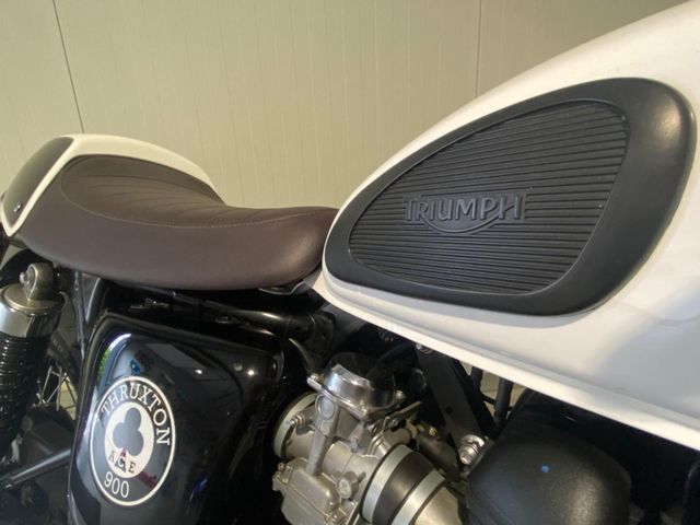 triumph - thruxton-900-se