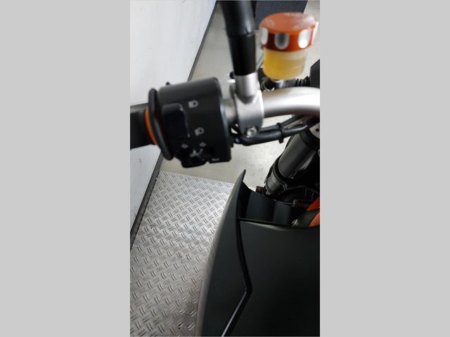 ktm - 990-super-duke-r