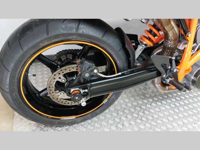 ktm - 990-super-duke-r
