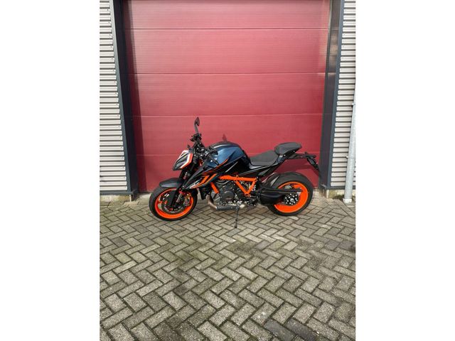 ktm - 1290-super-duke-r