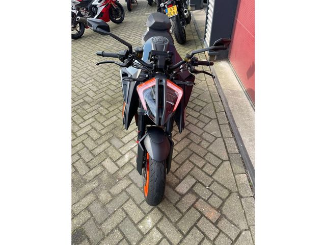 ktm - 1290-super-duke-r
