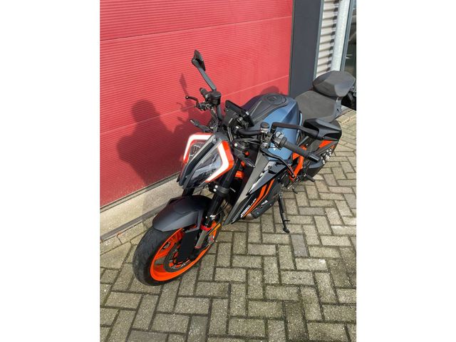 ktm - 1290-super-duke-r