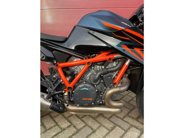 ktm - 1290-super-duke-r