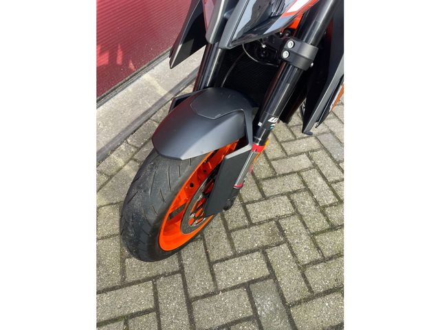 ktm - 1290-super-duke-r