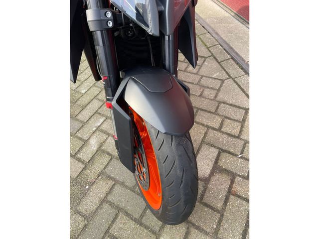 ktm - 1290-super-duke-r
