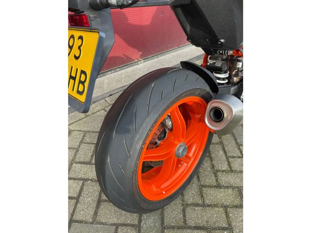 ktm - 1290-super-duke-r