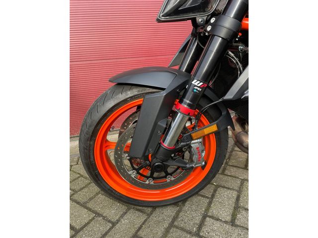 ktm - 1290-super-duke-r