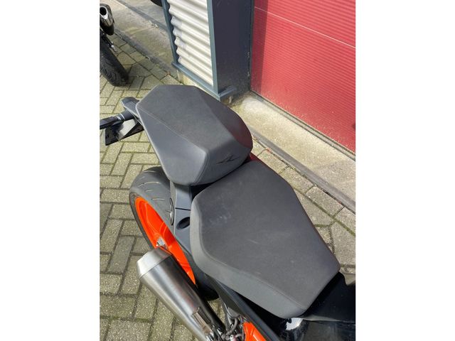 ktm - 1290-super-duke-r