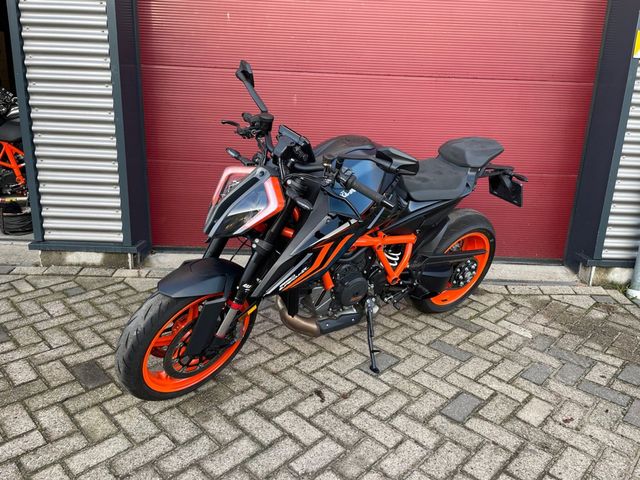 ktm - 1290-super-duke-r