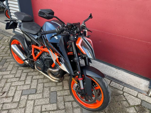ktm - 1290-super-duke-r