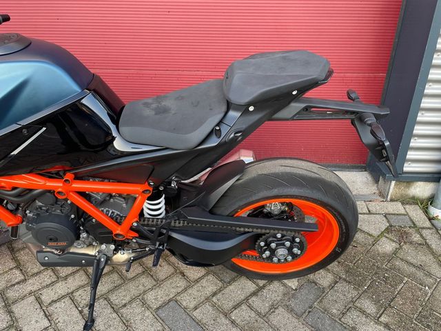 ktm - 1290-super-duke-r