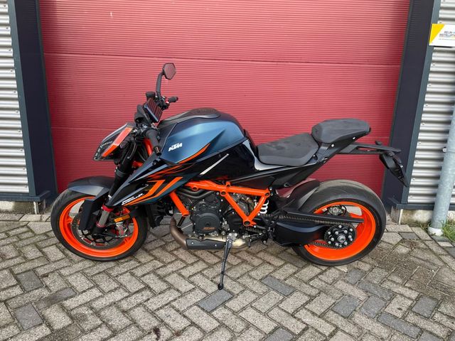 ktm - 1290-super-duke-r