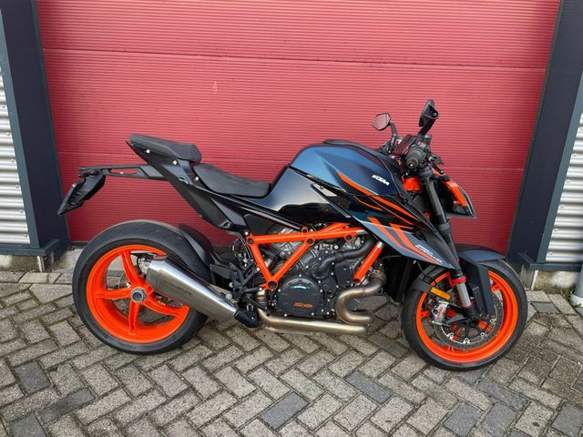 ktm - 1290-super-duke-r