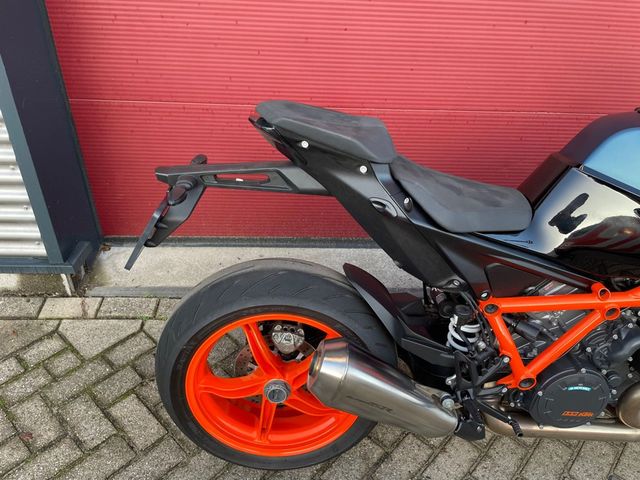 ktm - 1290-super-duke-r