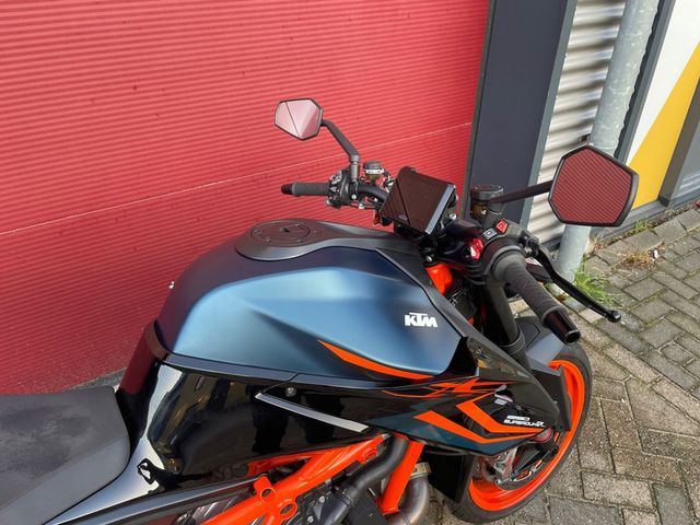 ktm - 1290-super-duke-r