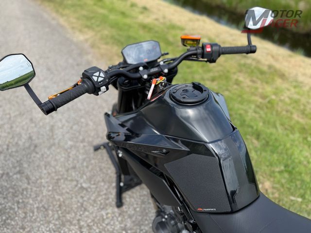 ktm - 890-duke