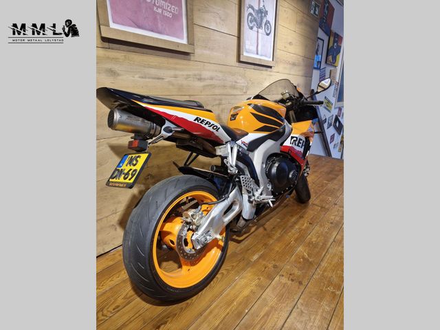 honda - cbr-1000-rr-fireblade