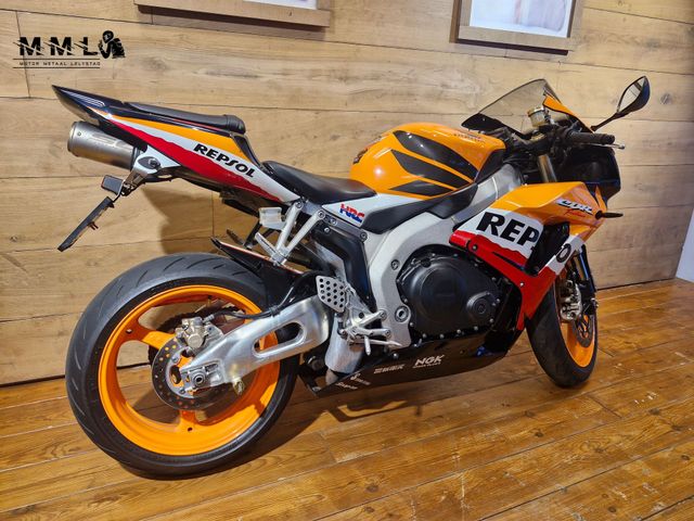 honda - cbr-1000-rr-fireblade
