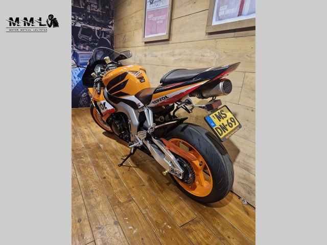 honda - cbr-1000-rr-fireblade