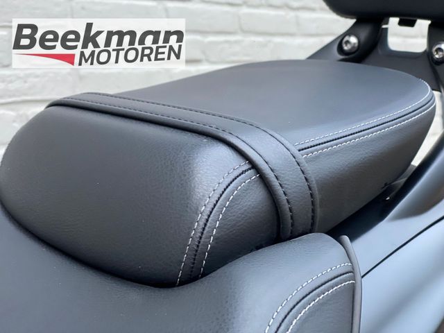 triumph - rocket-3-storm-gt