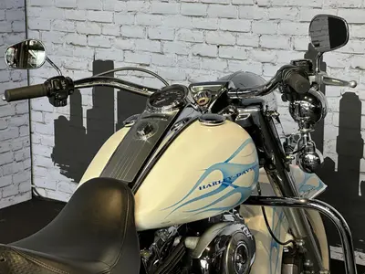 HARLEY-DAVIDSON ROAD KING CLASSIC FLHRC – foto 4