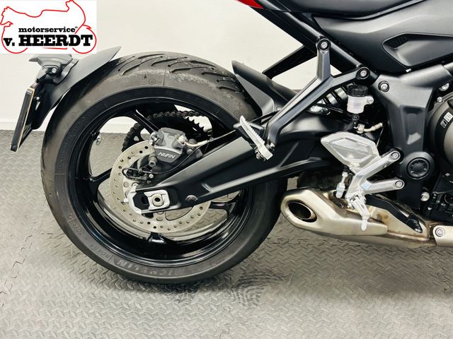 triumph - trident-660