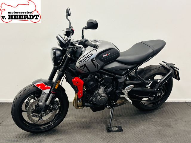 triumph - trident-660